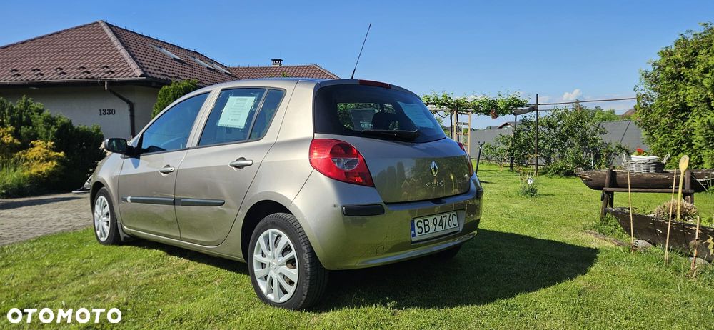 Renault Clio 1.2 16V All Inclusive - 2