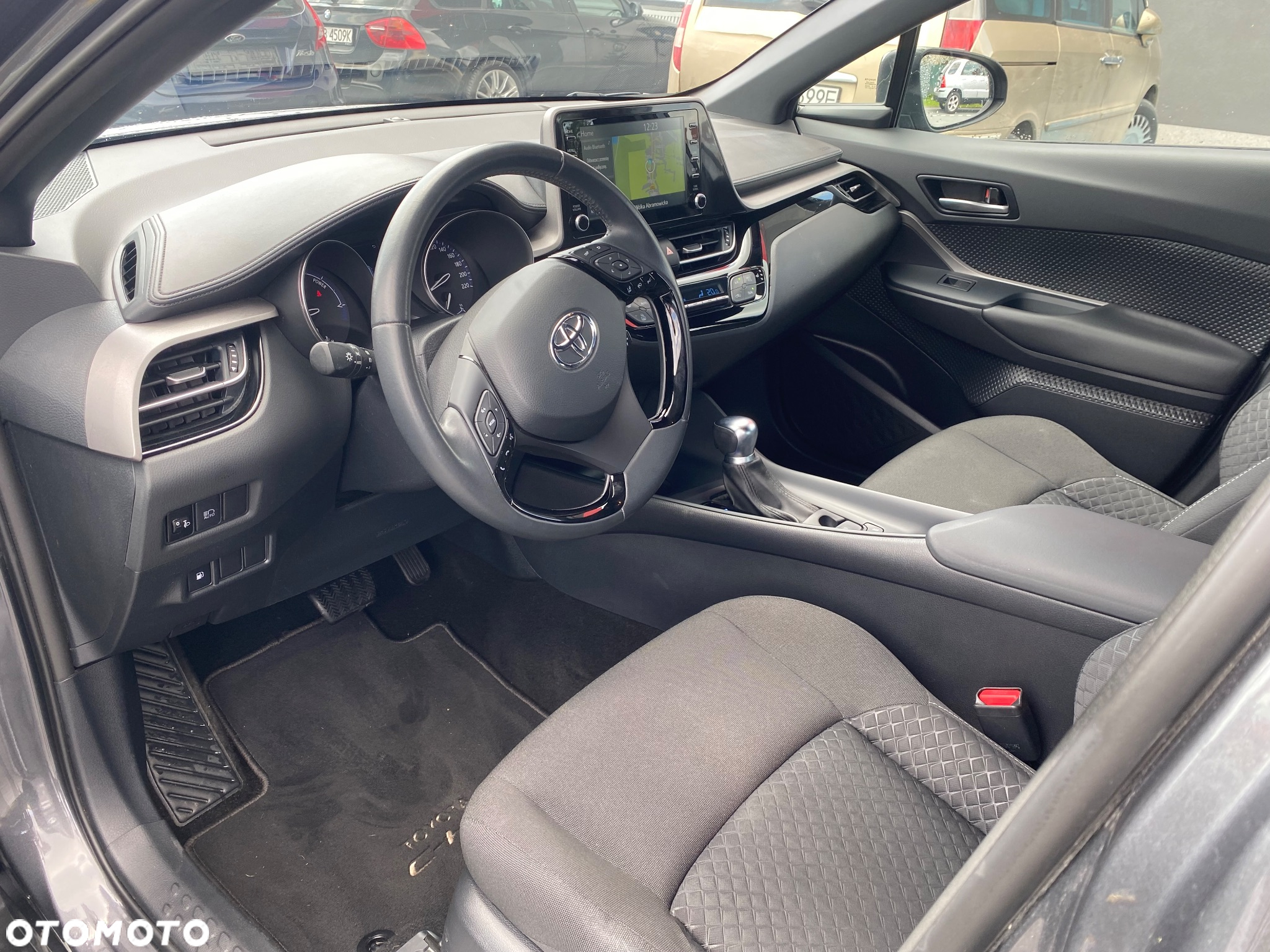 Toyota C-HR 1.8 Hybrid Business Edition - 11