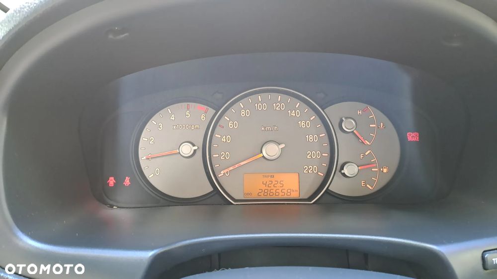 Kia Carens - 14