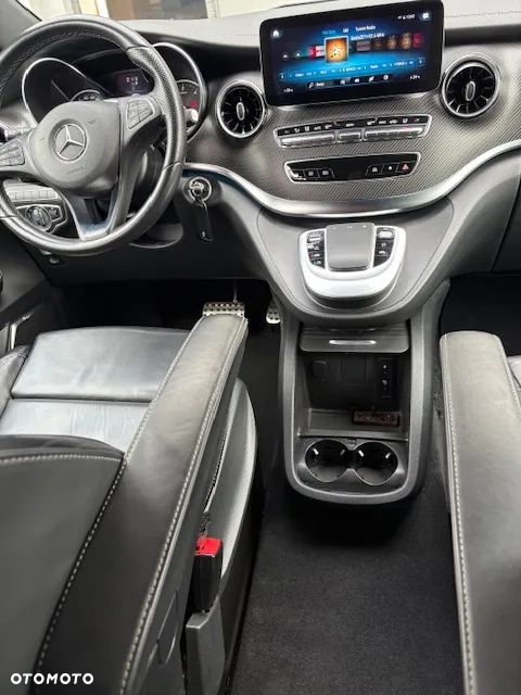 Mercedes-Benz Klasa V - 15