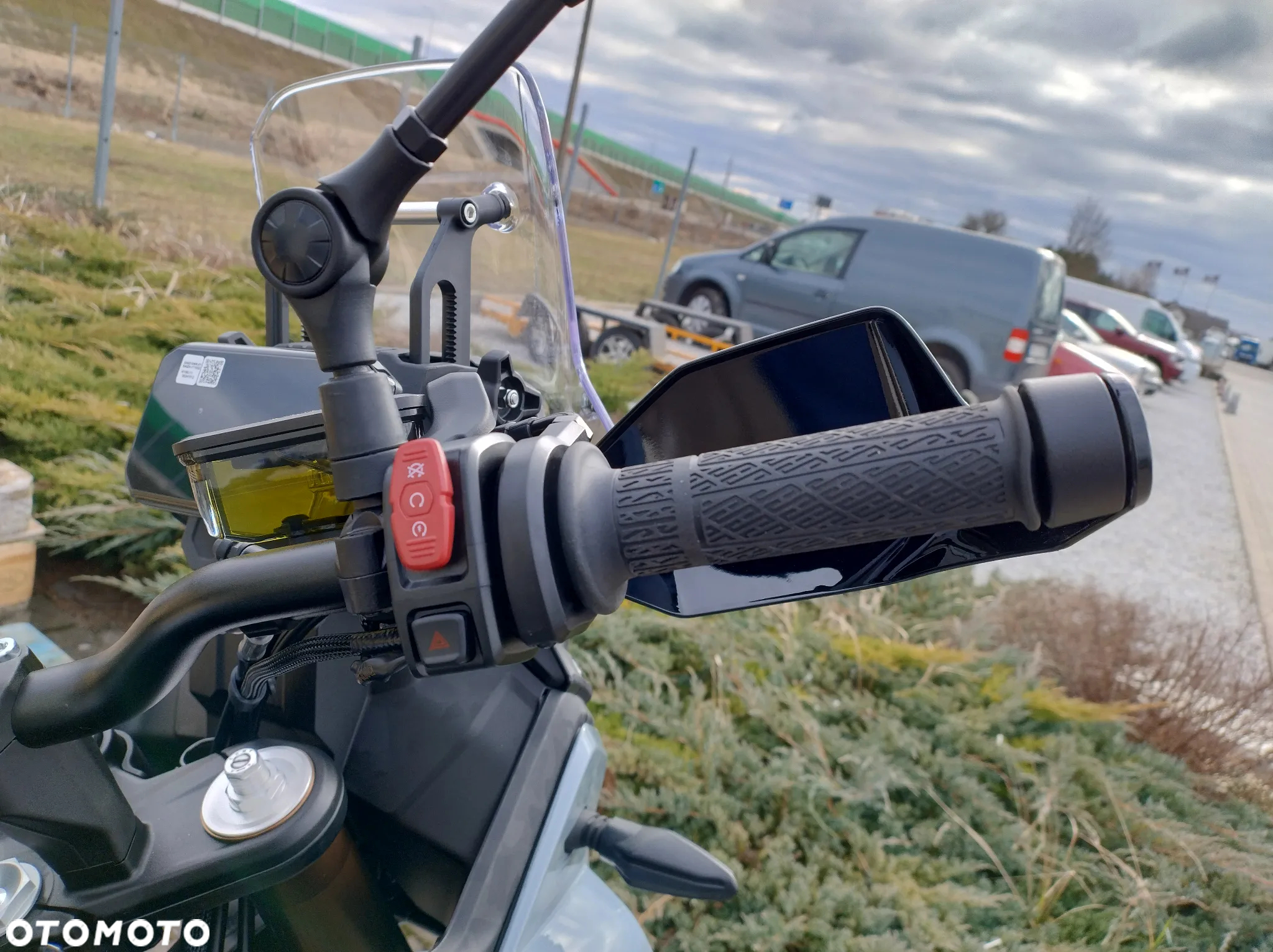 CFMoto MT - 11