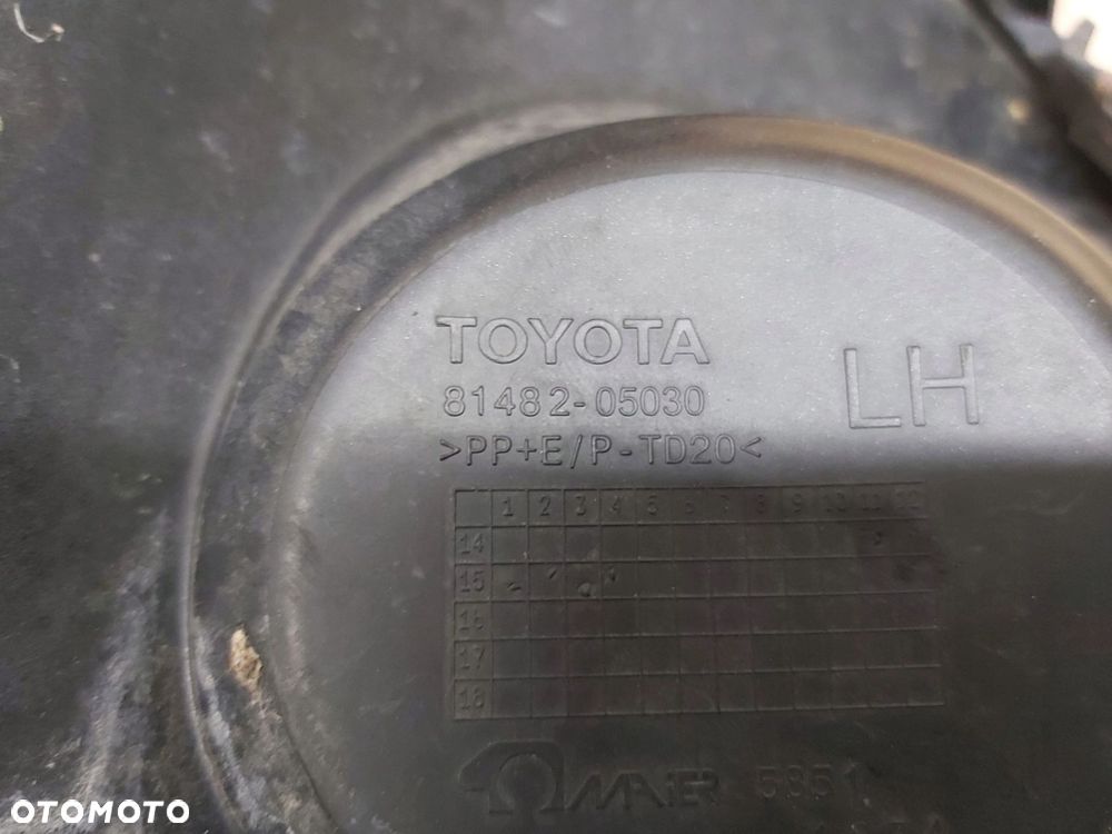 Toyota Avensis T27 Lift T29 kratka zderzaka lewy przód zaślepka halogenu - 4