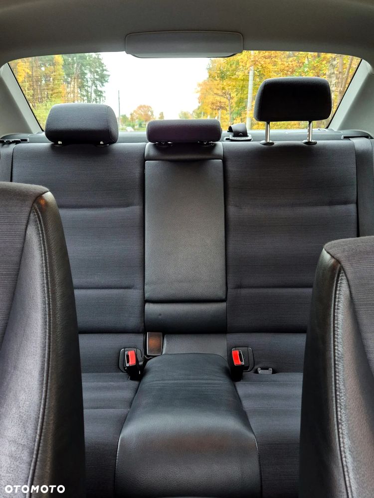 BMW Seria 3 - 26