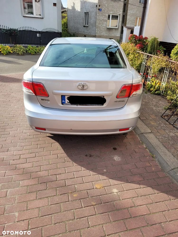 Toyota Avensis 2011 photo 3