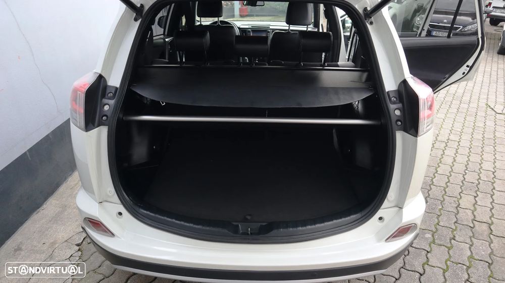 Toyota RAV4 2.0 D-4D 4x2 S&S Executive - 23