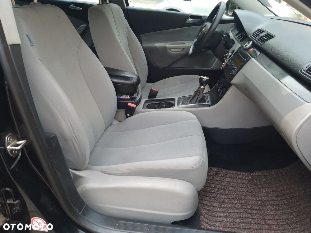 Volkswagen Passat 1.9 TDI Comfortline - 19