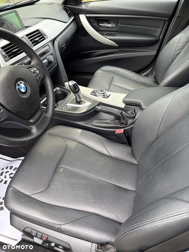 BMW Seria 3 328i xDrive - 11