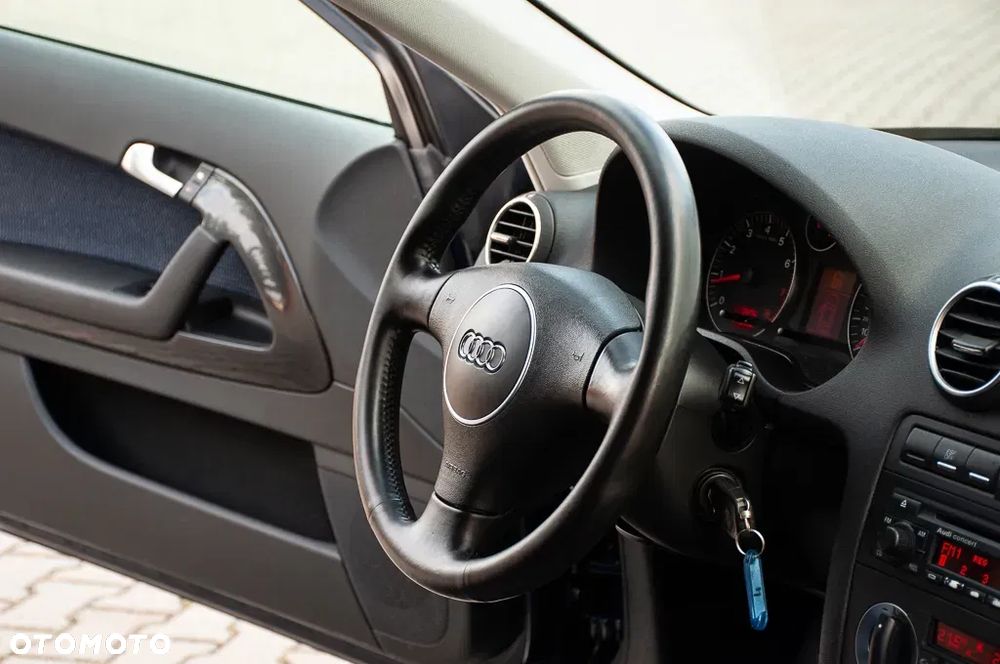 Audi A3 3-drzwiowe 2.0 FSI Attraction - 24