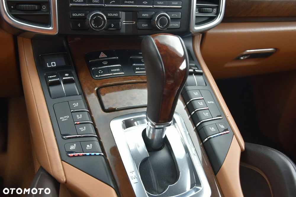 Porsche Cayenne - 13