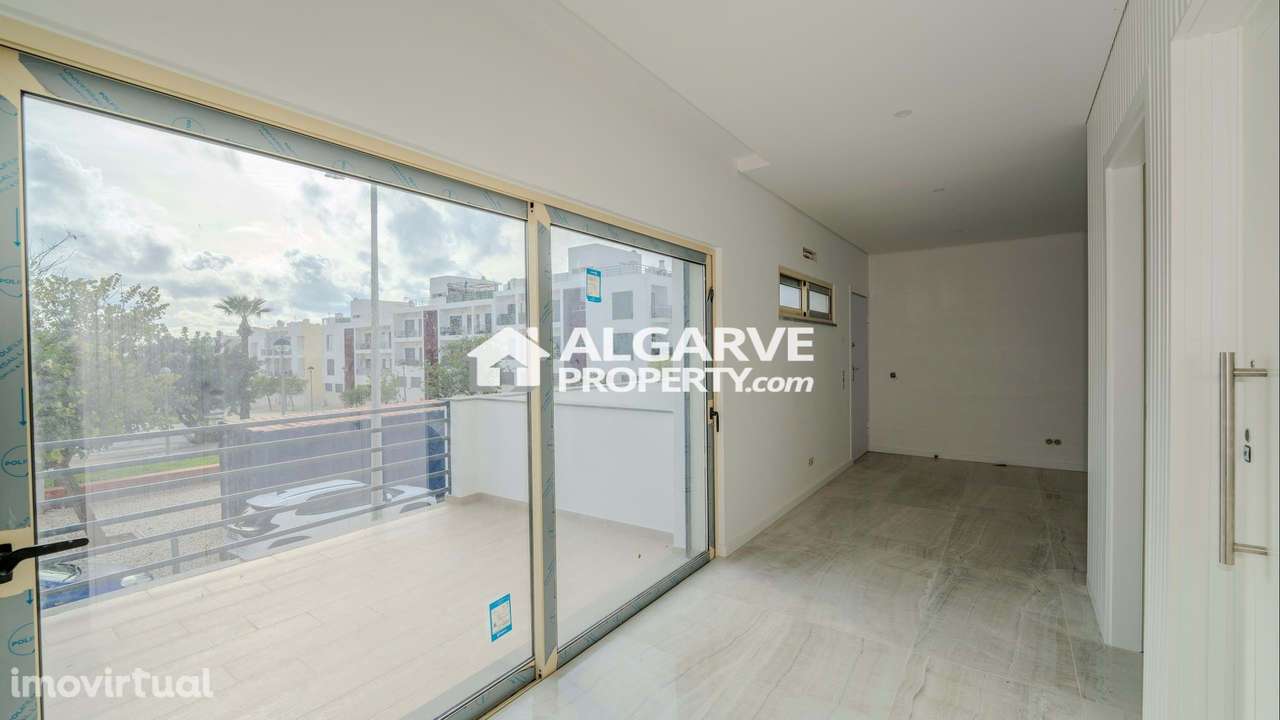 Moradia T3 a estrear no centro de Moncarapacho e perto de Olhão - Grande imagem: 3/19