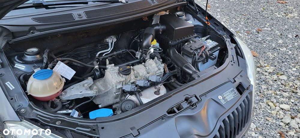 Skoda Fabia 1.2 HTP Ambiente - 28