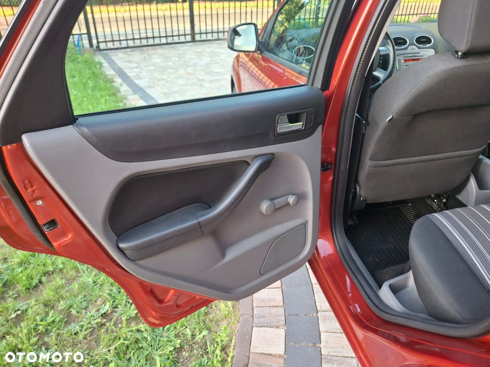 Ford Focus 1.6 16V Connection - 21