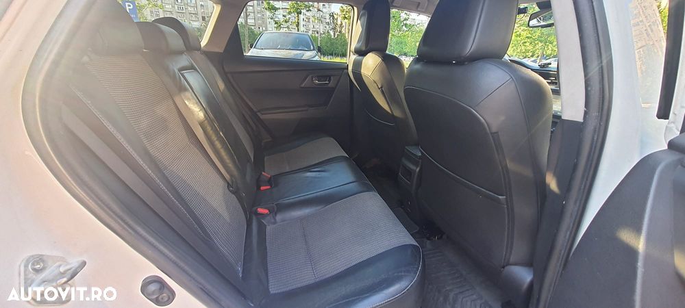 Toyota Auris - 5
