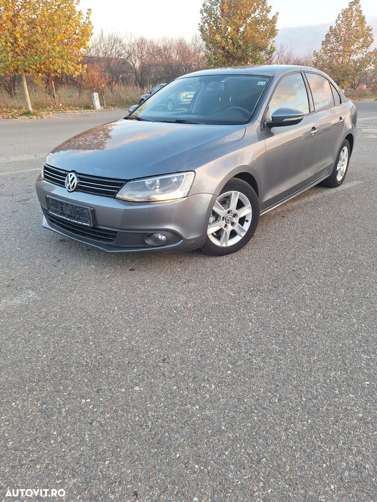 Volkswagen Jetta - 1