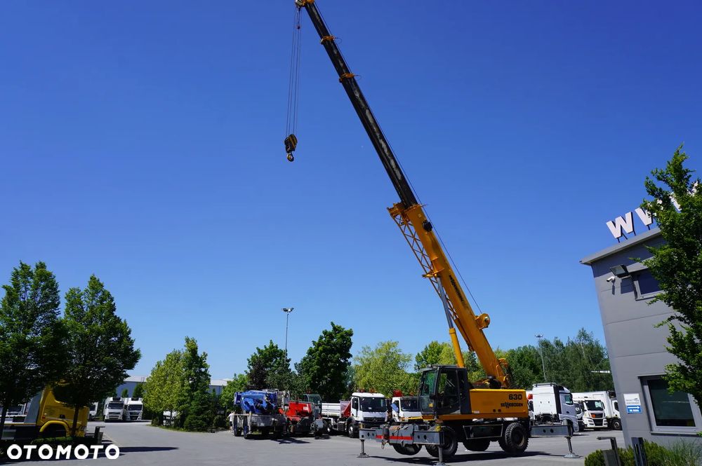 Sennebogen 630 Dźwig terenowo-szosowy / Zasięg 30 m / Udźwig 30 t / 4 szt - 12