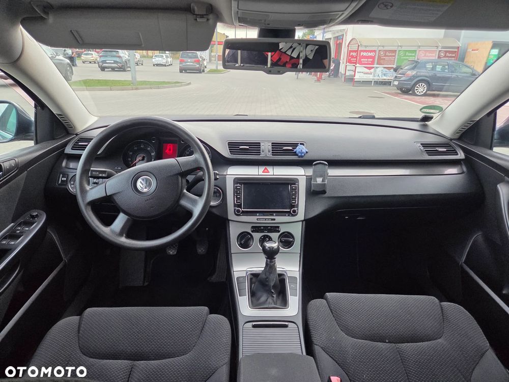 Volkswagen Passat 1.6 Comfortline - 20