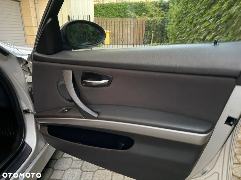 BMW Seria 3 320d DPF - 13