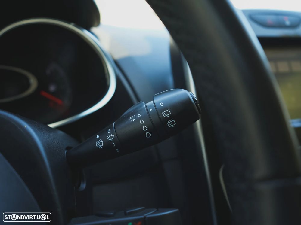 Renault Clio (Energy) dCi 90 Bose Edition - 14