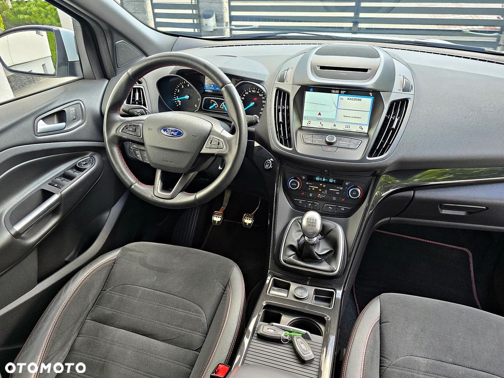 Ford Kuga 1.5 EcoBoost 2x4 ST-Line - 26