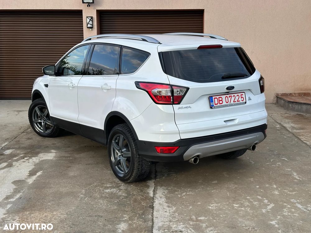 Ford Kuga 2.0 TDCi 4x4 Aut. Titanium - 3