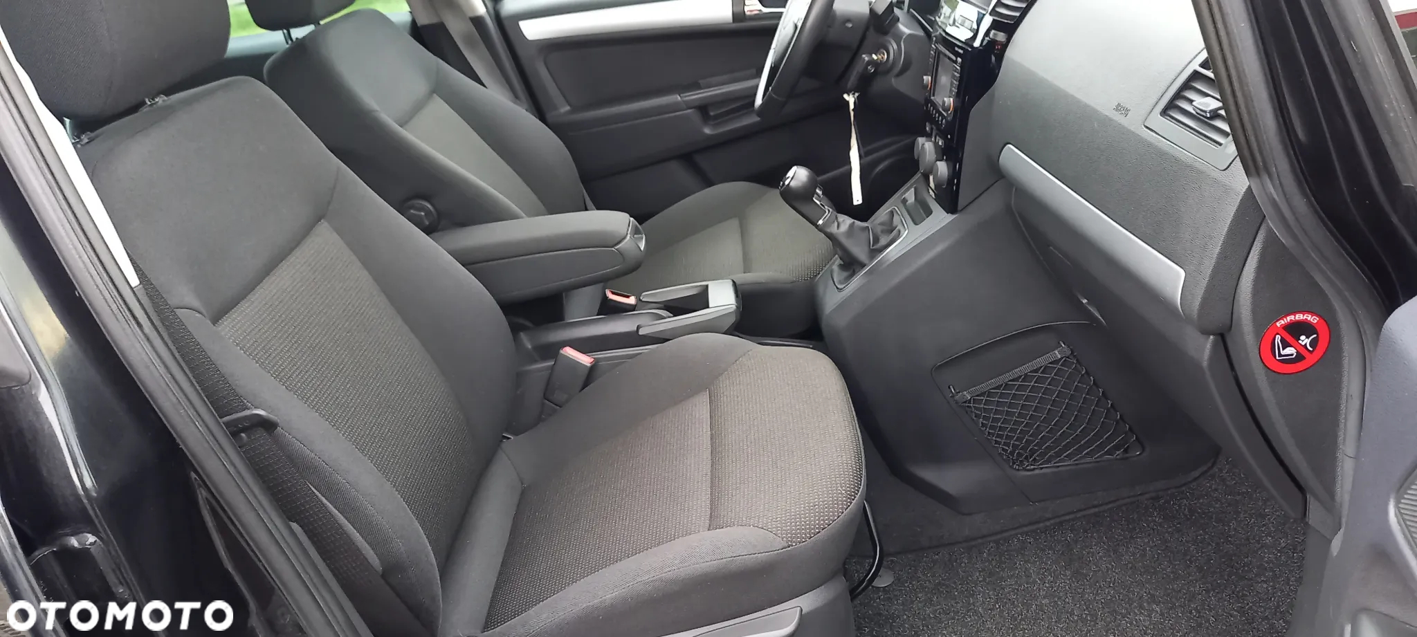 Opel Zafira 1.8 Cosmo - 28