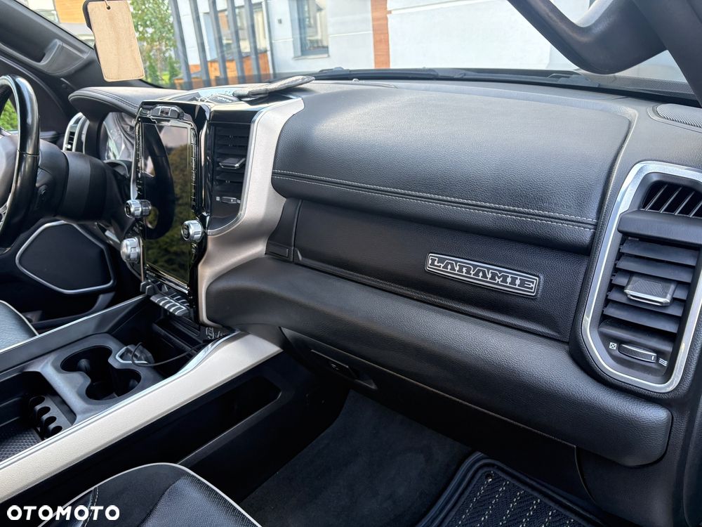 RAM 1500 Crew Cab Shortbed Laramie - 6