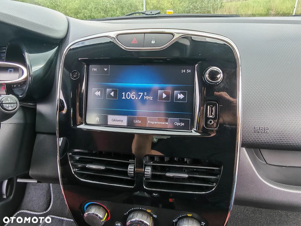 Renault Clio 1.2 16V 75 Life - 26