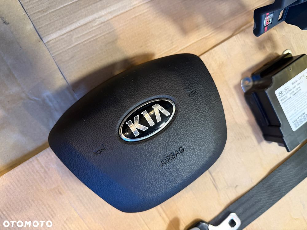 Deska rozdzielcza konsola Kia Rio III - 3