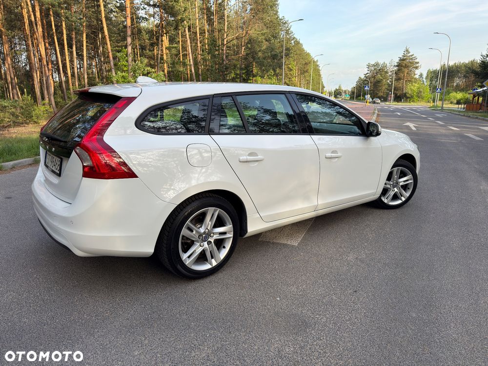 Volvo V60 D3 Drive-E Kinetic - 9