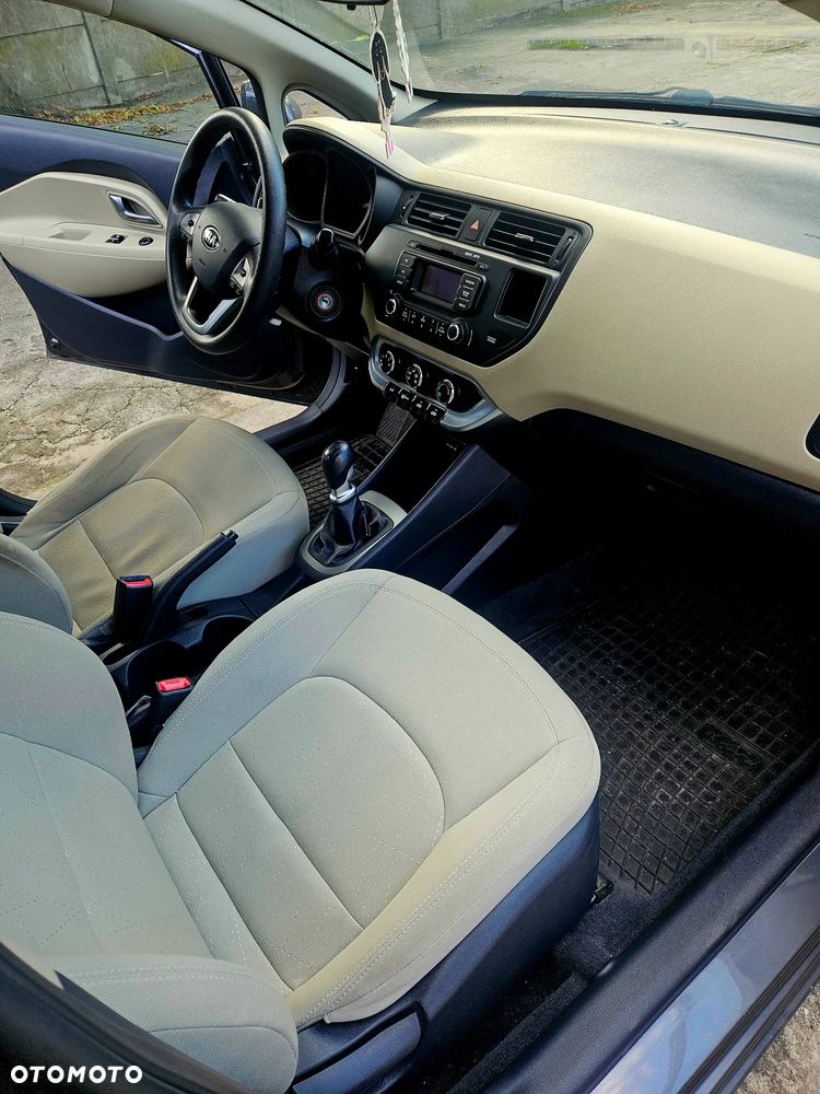 Kia Rio 1.4 L - 9