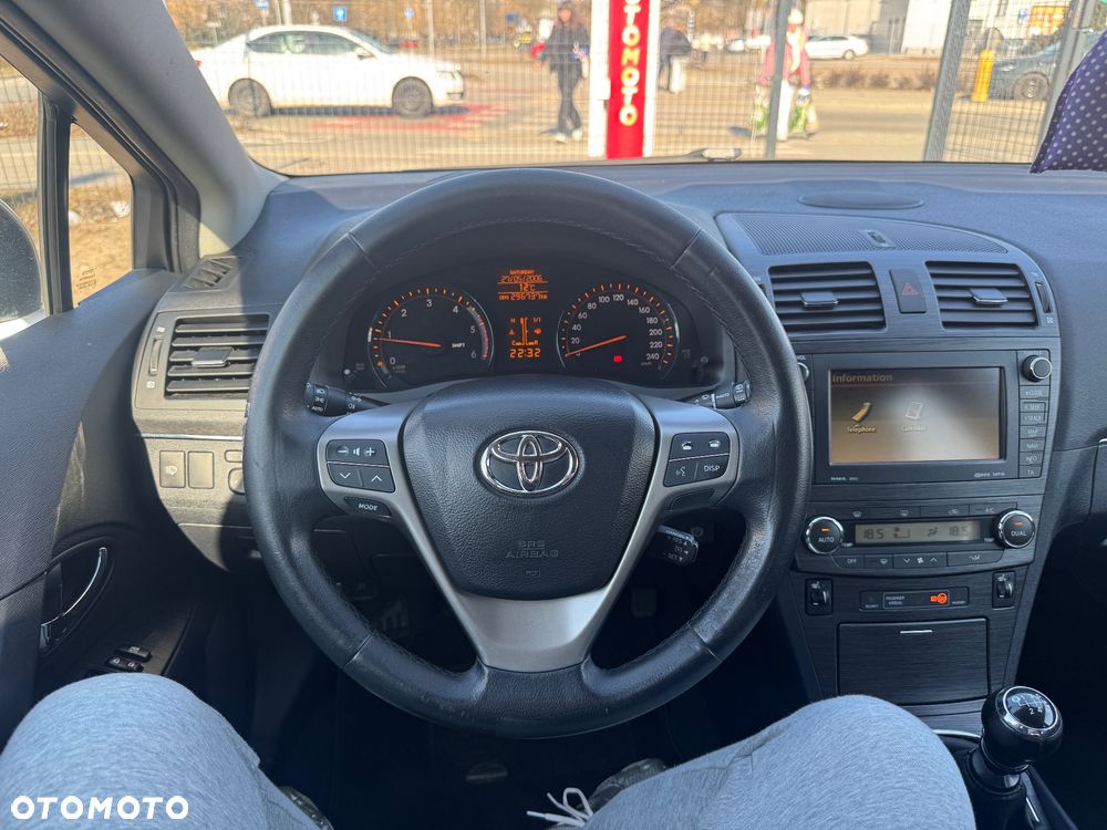Toyota Avensis 2.2 D-4D Prestige - 35