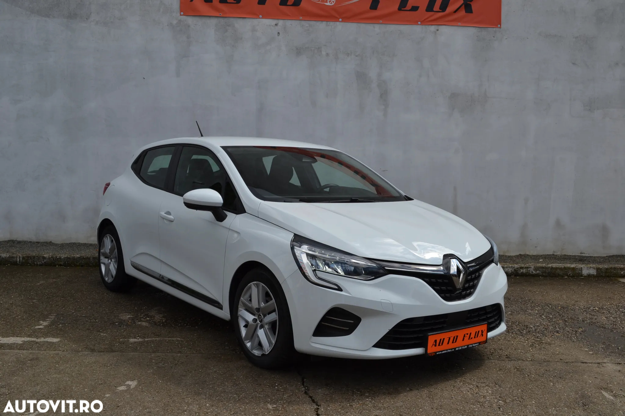 Renault Clio BLUE dCi 85 BUSINESS EDITION - 3