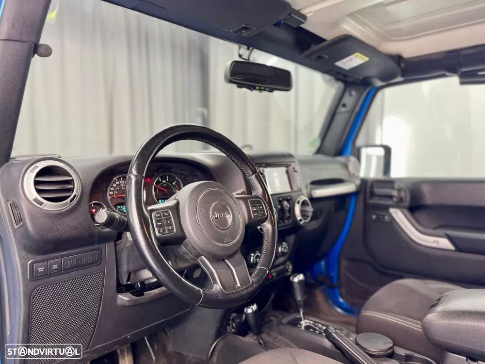 Jeep Wrangler Unlimited 2.8 CRD Auto Rubicon - 21