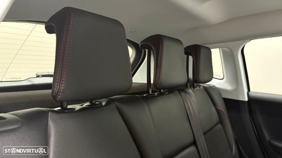 Peugeot 2008 1.2 PureTech GT Line - 31