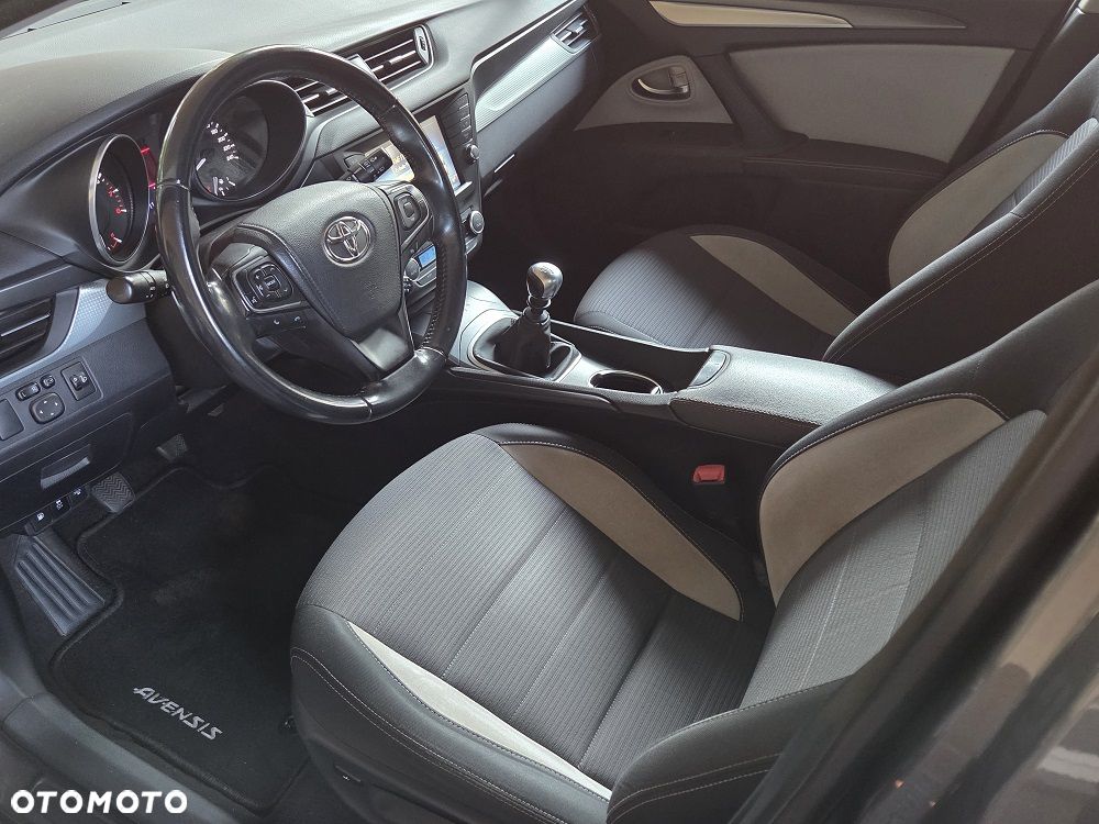 Toyota Avensis 1.8 Comfort - 9