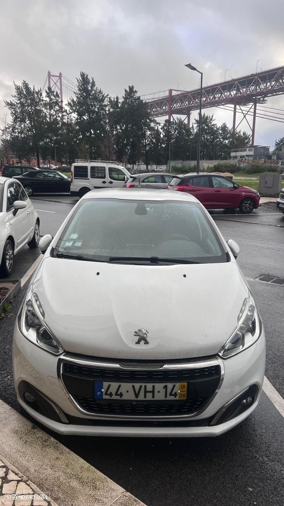 Peugeot 208 1.2 PureTech Signature - 1