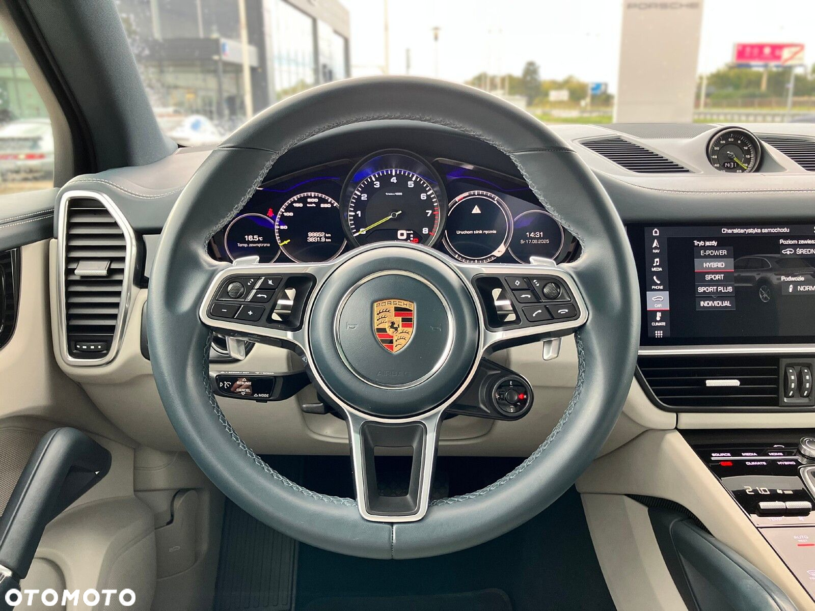 Porsche Cayenne - 25