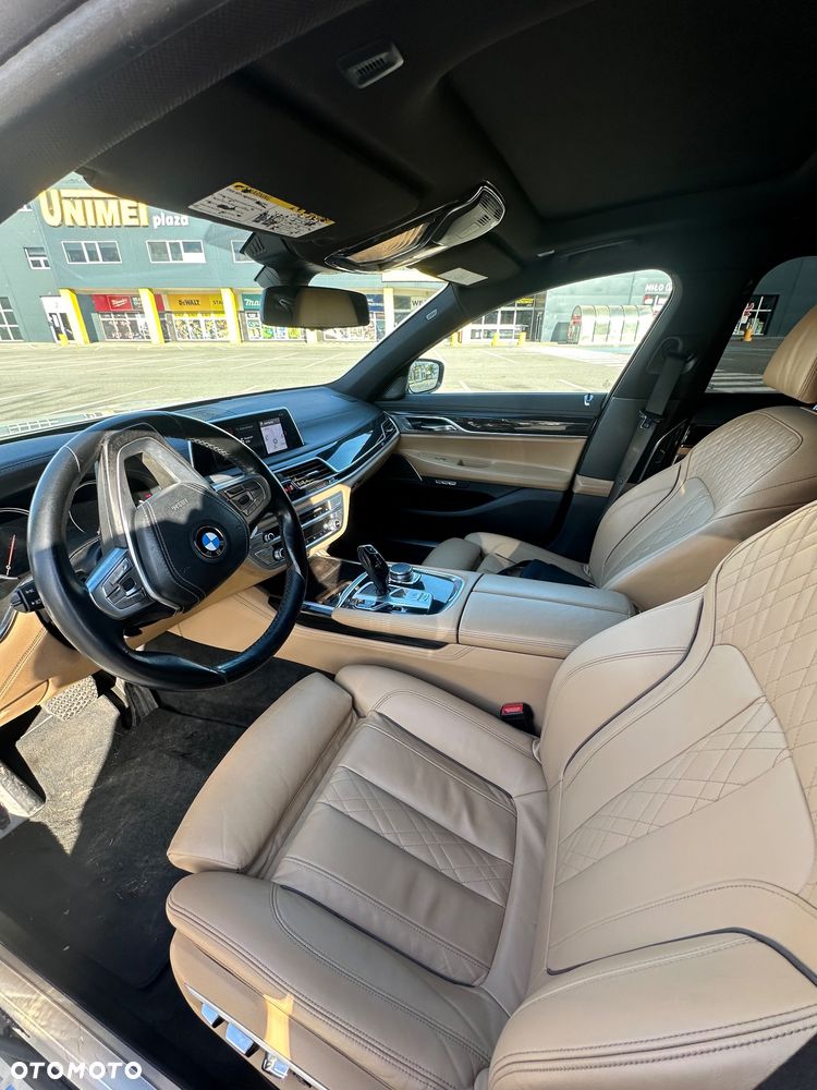 BMW Seria 7 740Li - 23