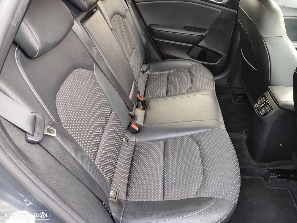 Kia Ceed 1.6 CRDi MHEV Drive - 10