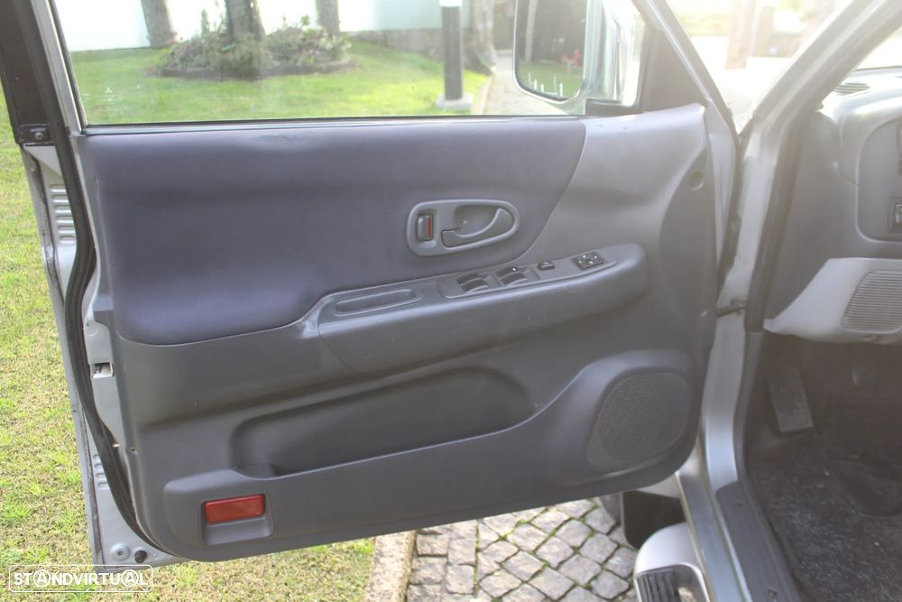 Mitsubishi Pajero Sport 2.5 TD GLS - 10