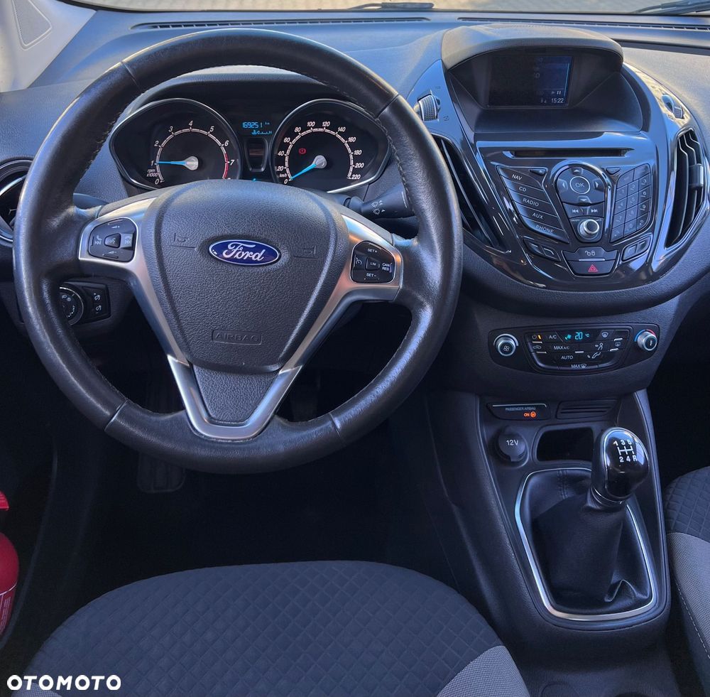 Ford Tourneo Courier - 16