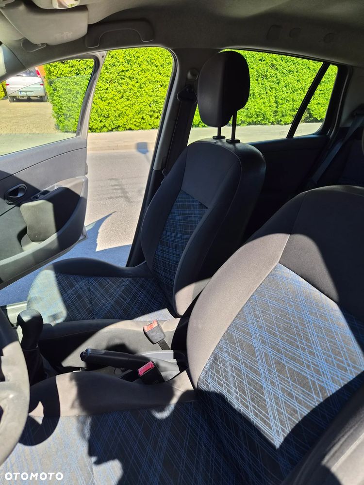 Renault Clio - 2