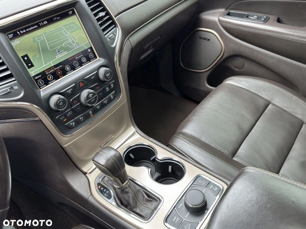 Jeep Grand Cherokee 5.7 V8 HEMI Overland Summit - 31