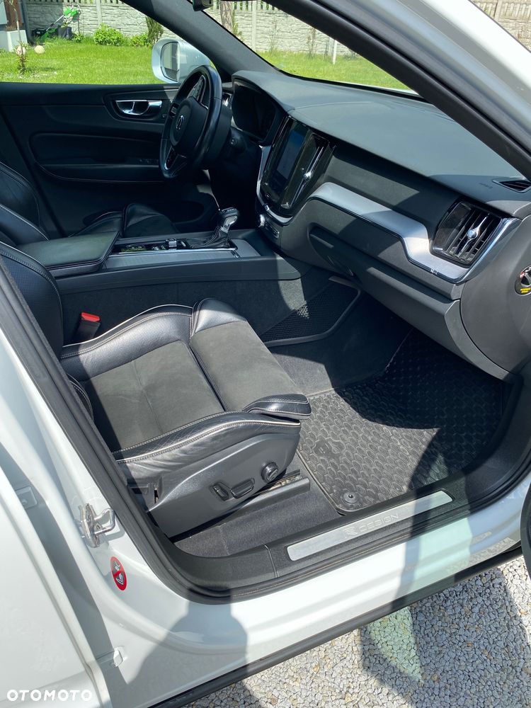 Volvo XC 60 D4 AWD R-Design - 8