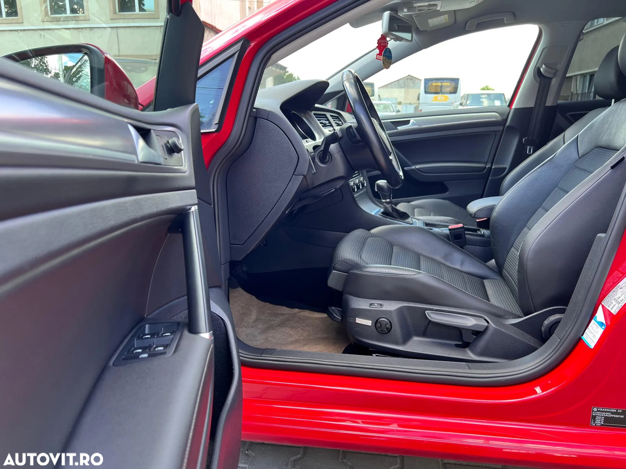 Volkswagen Golf - 18
