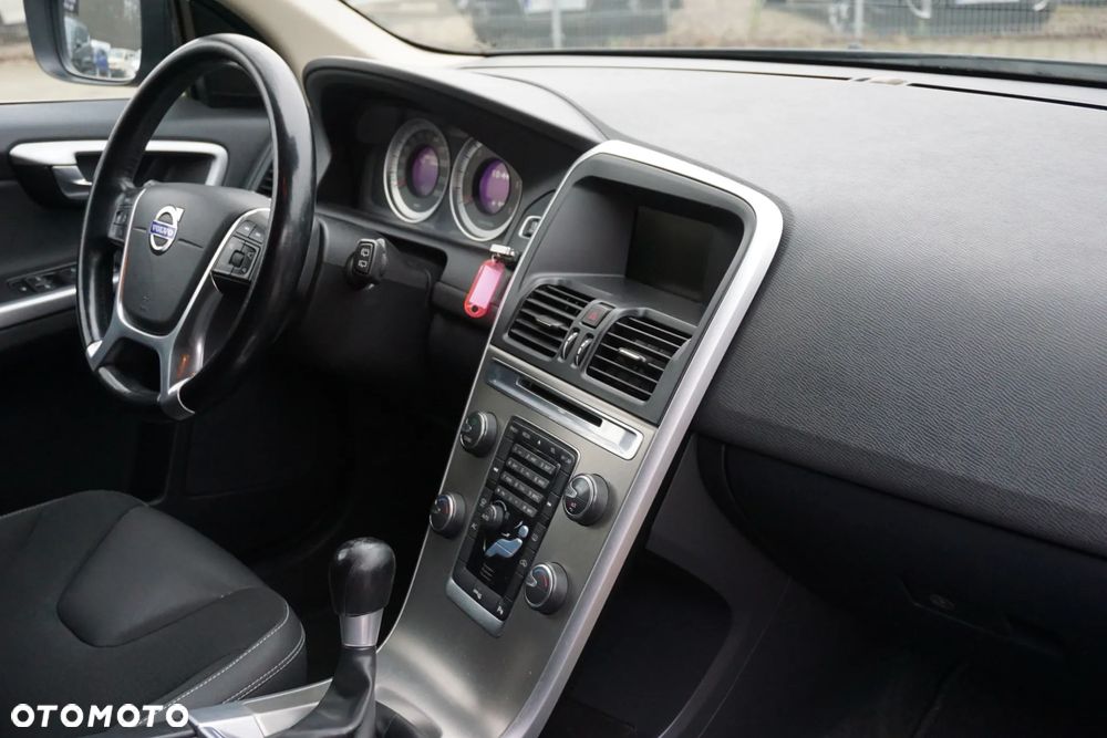 Volvo XC 60 D4 Momentum - 17