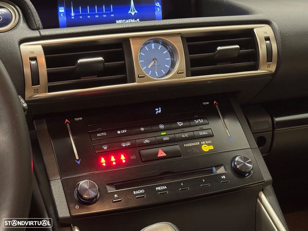 Lexus IS 300H Pack Executive+ - 25