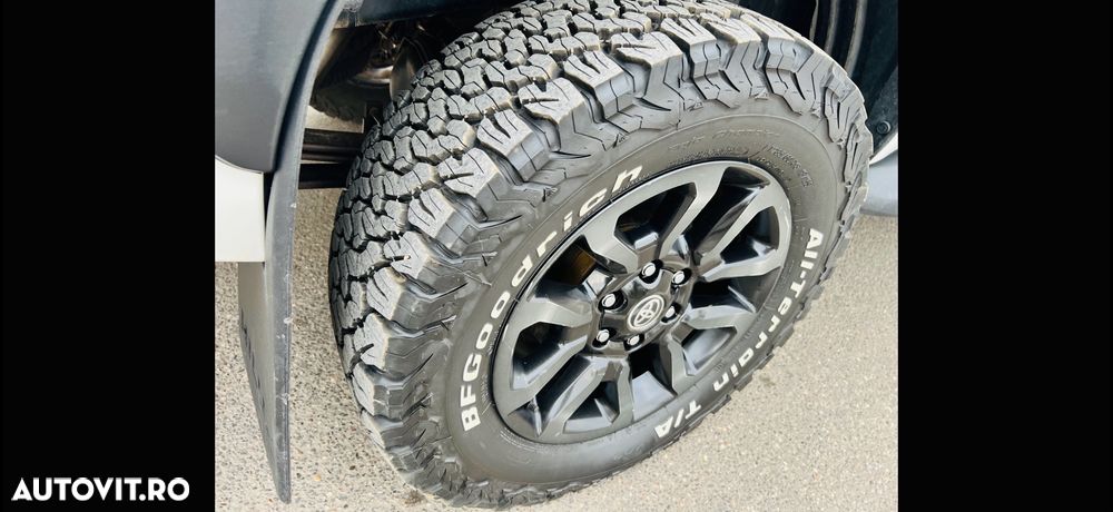 Toyota Hilux 4x4 Double Cab Autm. Invincible - 8