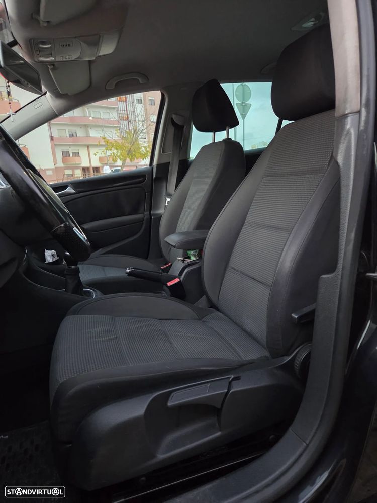 VW Golf 2.0 TDi Confortline - 6