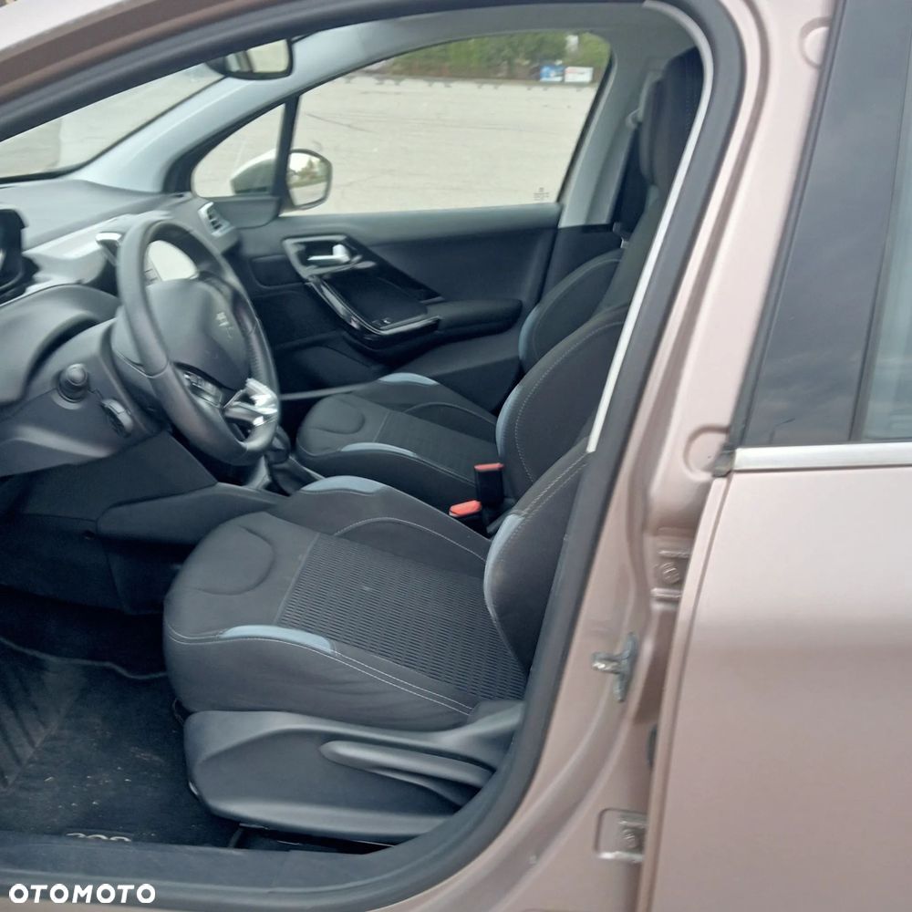 Peugeot 208 1.2 PureTech Allure - 7